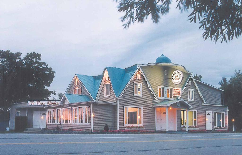 Hotel Au Vieux Bardeau Deschambault المظهر الخارجي الصورة