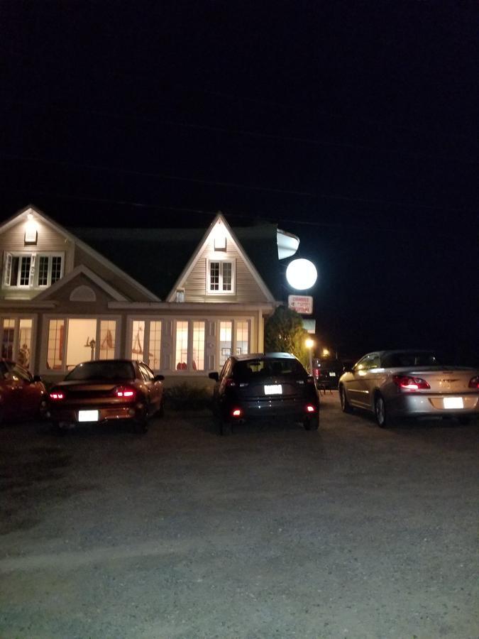 Hotel Au Vieux Bardeau Deschambault المظهر الخارجي الصورة